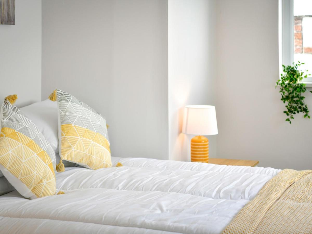 Pass The Keys Newly Refurbished Modern Bungalow - Pets Welcome Holiday home Swansea