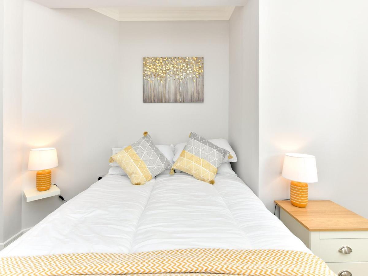 Pass The Keys Newly Refurbished Modern Bungalow - Pets Welcome Holiday home Swansea